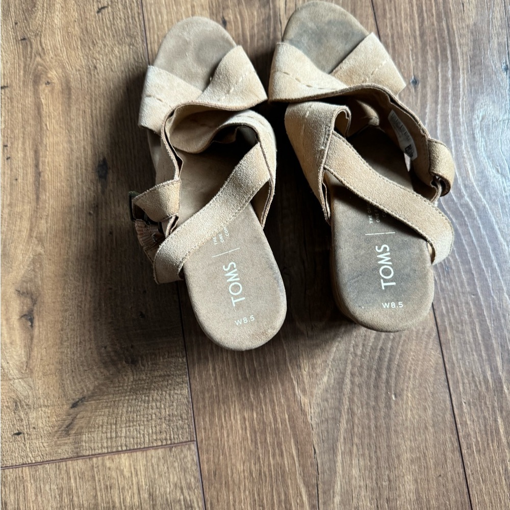 Shoes - Picture 2 of 4